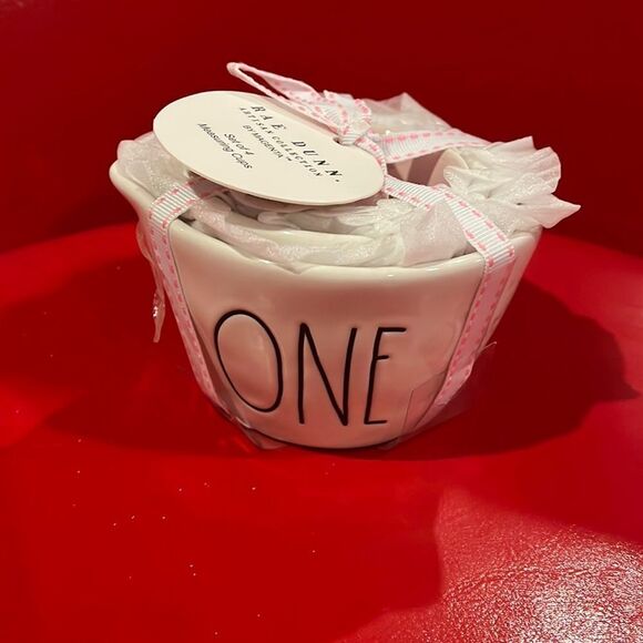 NWT Rae Dunn measuring cups - Picture 1 of 2